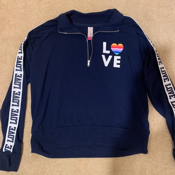 Quarter zip sporty love top with detailed sleeves size medium - Picture 3 of 4